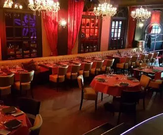 Queenz Cabaret Restaurant