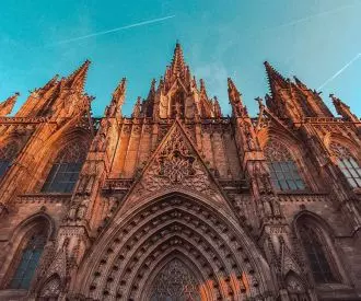 Barcelona Romántica: Juego de Exploración en Parejas