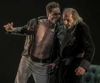 Estrénate - Hongaresa Teatre - David