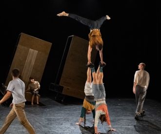 NUYE - Compañía de Circo EIA