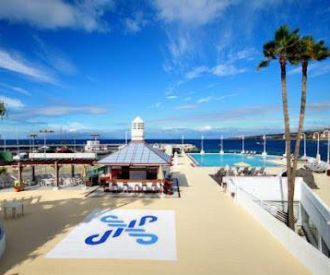 Club Náutico Puerto Colón