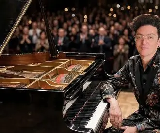 Juan Sinmiedo -  A voz y piano