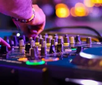 Nit Jove - Sessions de música electrònica amb ByP