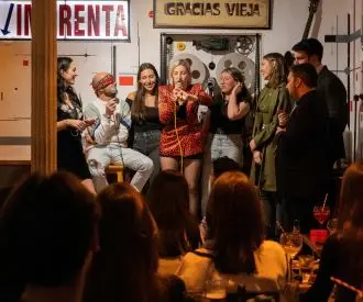 Carbo Comedy x FLERT – Dating Comedy Show in Italiano a Madrid