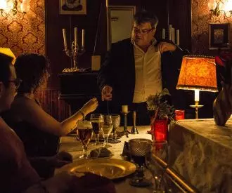 Julia, una Cena de Terror... Donde Cenarás de Miedo