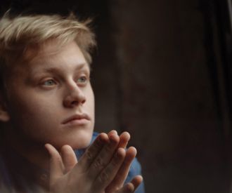 María Dueñas y Alexander Malofeev