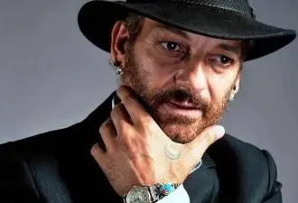 Duquende con Joni Jimenez a la guitarra Rapico, El Barullo y Pol Vaquero palmas