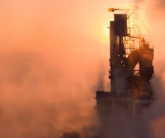 Solarpunk - Compañía Hernández & Fernández