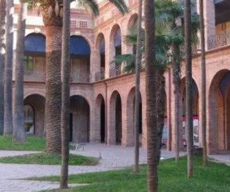 Pati de la Seu del Districte de Nou Barris