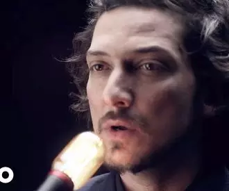 León Larregui