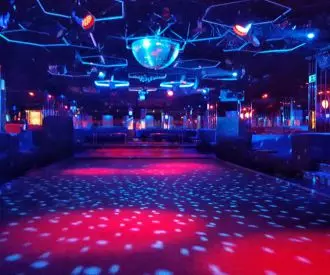 Sala Holiday by Obbio