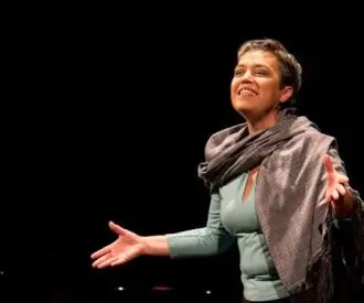 Una o dos Palabras - Martha Escudero