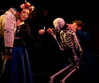 Frida Kahlo, Viva la Vida: marionetas y música