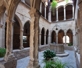 Antic Hospital Santa Magdalena