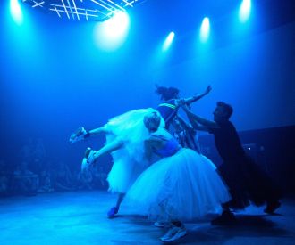 Bailarinas Incendiadas - Luciana Acuña