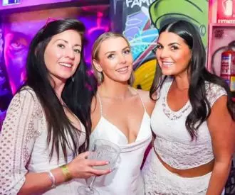 Pub Crawl Madrid Experience and Club Entry
