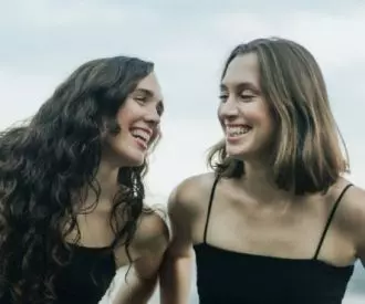 Carolina Alabau & Èlia Bastida feat. Marc López