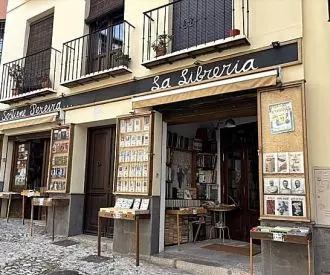 Librería Sostiene Pereira