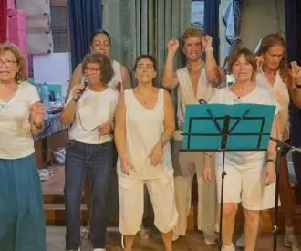 Un Altre Mama mia. Concert Teatralitzat. Encantando  i Casa Contes