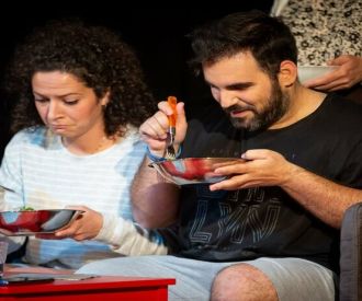 La Visitante, Comedia de Suspense